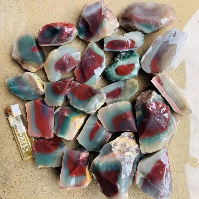 Wholesale of natural high-quality Qin purple jade and purple agate raw stones