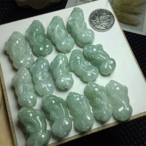 Wholesale pure natural jade, high-quality jadeite carvings, beaded embroidery