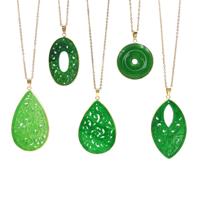 Wholesale natural crystal green jade slice pendants, carved Chinese gemstone framed oval doughnut pendants, gold necklaces