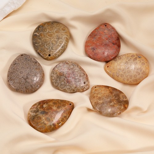 Natural teardrop-shaped coral jade pendant, crystal chrysanthemum stone coral jade pendant, ethnic style necklace DIY pendant