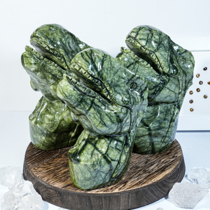 Wholesale of high-end Xiuyu dinosaur crystal handicrafts and stone carvings, unique crystal carved animal ornaments