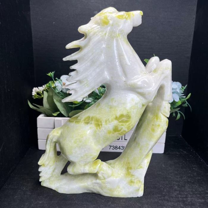 Wholesale natural gemstone healing stones, high-quality Xiuyan jade horse jewelry gifts