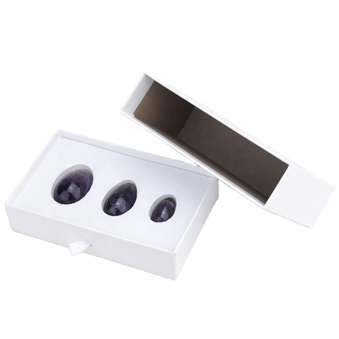 A set of three-carved obsidian Uni egg semi-precious stone handicrafts