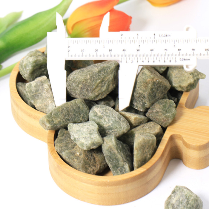Wholesale Bluk natural green apatite raw healing quartz crystal rough raw stone spirit decoration mascot amethyst jade