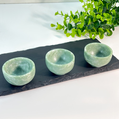 Wholesale natural green jade bowl title: Crystal carving, natural jade gemstone handicraft decoration