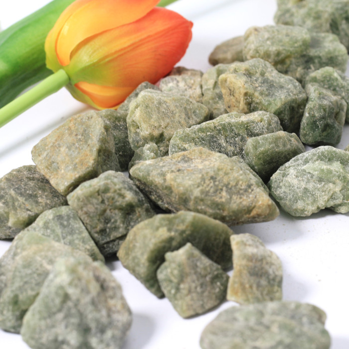 Wholesale Bluk natural green apatite raw healing quartz crystal rough raw stone spirit decoration mascot amethyst jade