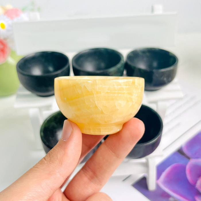 Wholesale natural crystal yellow jade bowls and cups, handcrafted healing stone handicrafts Hsiuyen jade bowl carvings and decorations