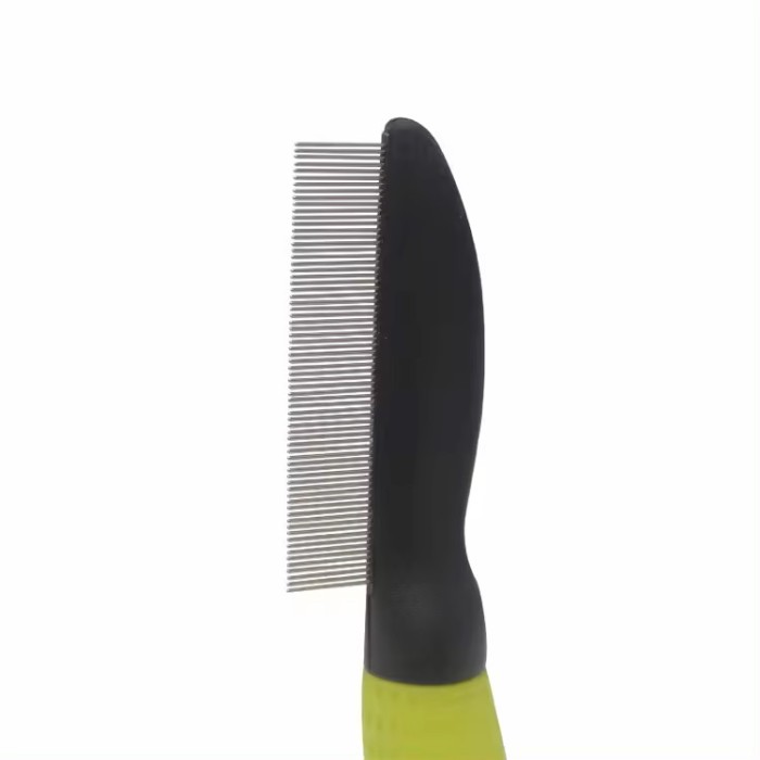 High-quality and comfortable grip plastic pet combs, used as brush tools and pet supplies for dogs and cats to remove fleas and lice