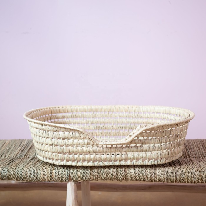 Hand-woven open straw pet beds and pet supplies