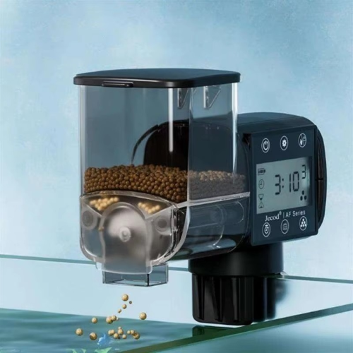 An automatic fish tank feeder with intelligent timing function, convenient for pet feeding and a consistent aquarium food distribution system
