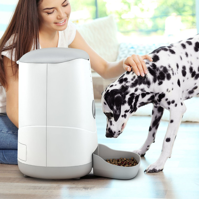 3.7-liter smart pet snack feeder, cat and dog timed dry food dispenser, 2023 new pet product, supports Alexa Google Assistant