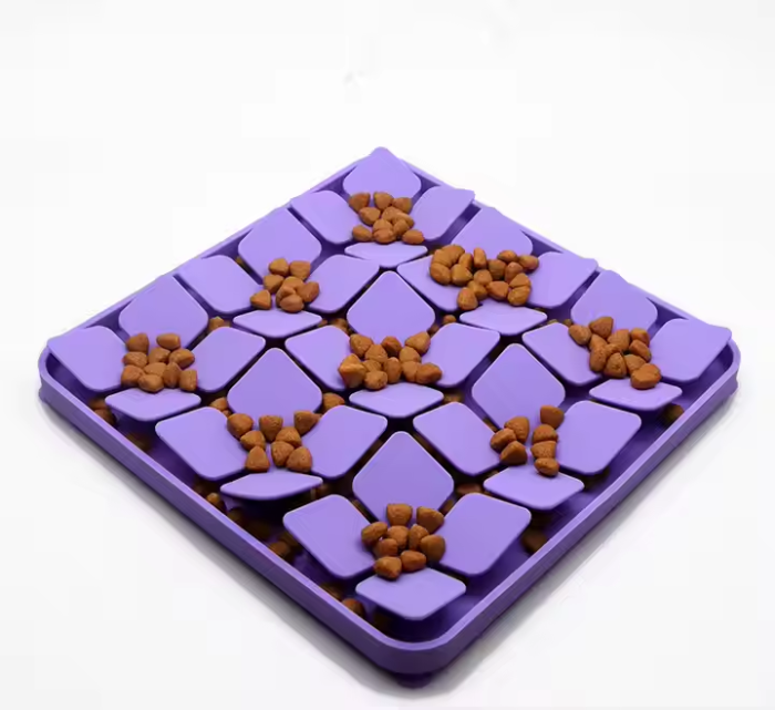 Wholesale silicone pet feeders with suction cups, slow food licking pads, cat and dog sniffing and licking tableware, made in Vietnam
