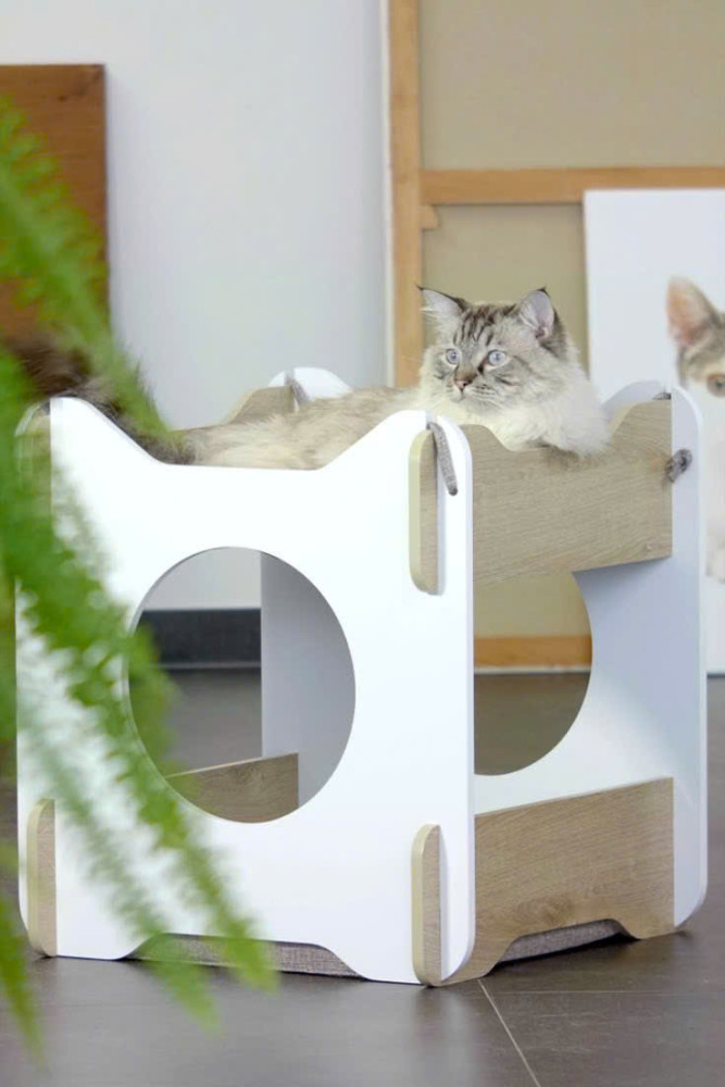 Vietnamese handcrafted luxury solid wood pet house outdoor wooden dog house furniture made of medium-density fiberboard material