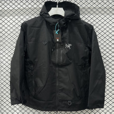 2025 ARC-TERYX Black Outdoor Jackets #Y004冲锋衣