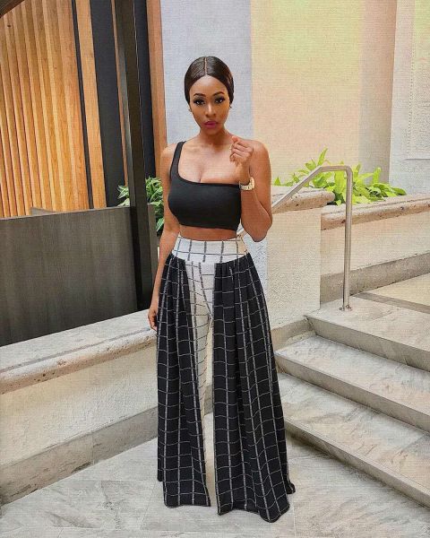 Casual Loose White & Black Checks Straight Trousers N9052