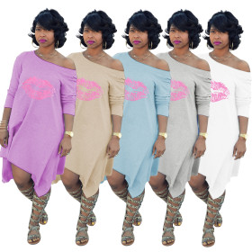 Casual Loose Lip Print Oblique Shoulder T-Shirt Dress WY6470