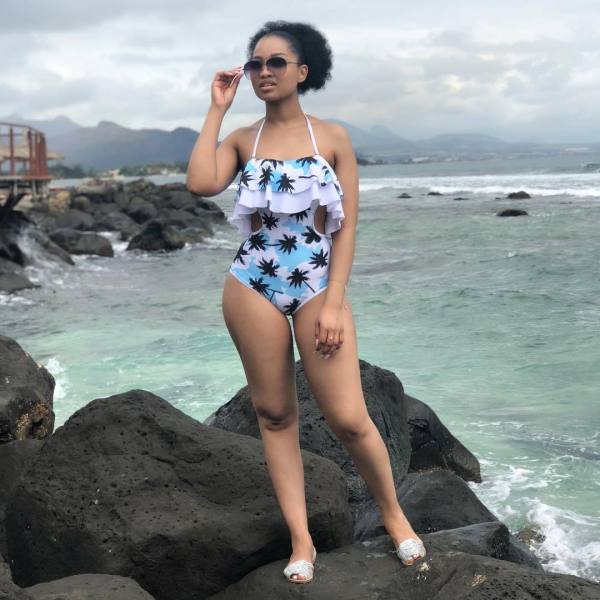 Swimsuit fashionable sexy wave ruffled one-piece W8173