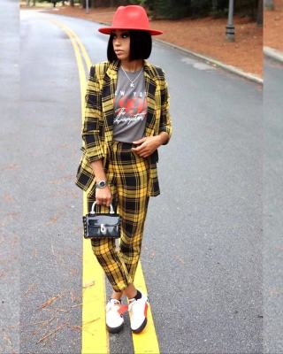 Stylish Ladies Two-Piece Yellow Checks Winter Casual Suits D8325