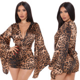 Sexy fashion leopard print long sleeve V-neck short jumpsuit SMR9850