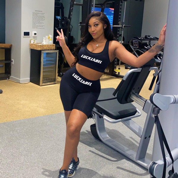 Letter printed sports suit in four colors D8257A