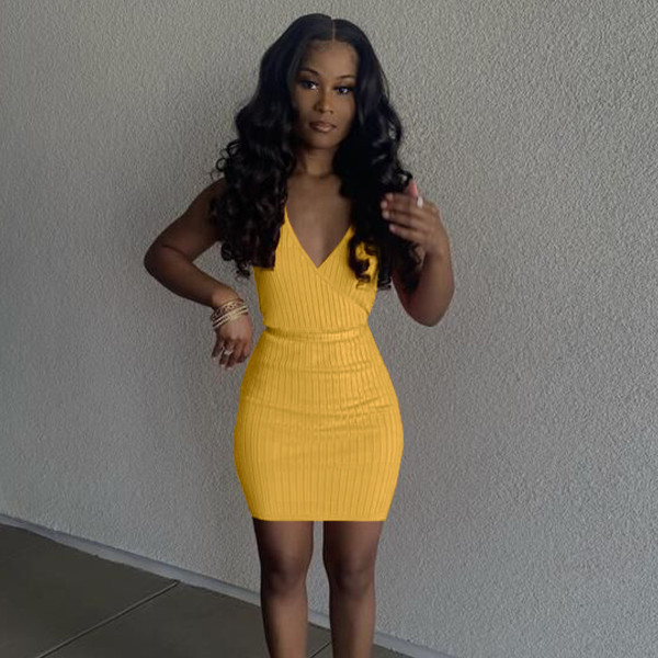 Solid color sleeveless V-neck pit strip dress (including belt) BN165