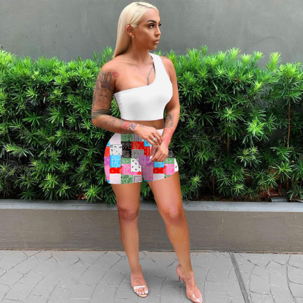 Patchwork printed shorts + solid color one-shoulder T-shirt casual suit F141