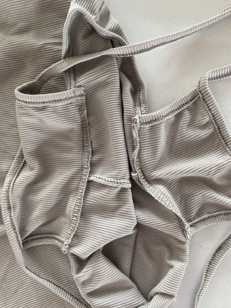 Fashion small pit strip solid color round neck short-sleeved shorts two-piece set WJ5225