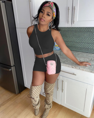 Fashion casual solid color pit strip round neck waist slim slim vest shorts sports two-piece suit SM9179