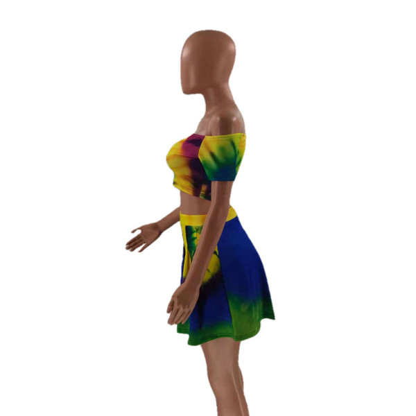 Fashion wrapped chest pleated skirt with waist positioning printed spring and summer two-piece set OM1678
