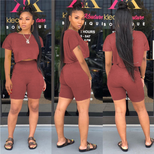 Fashion round neck short-sleeved sweater pocket two-piece shorts suit WY6780