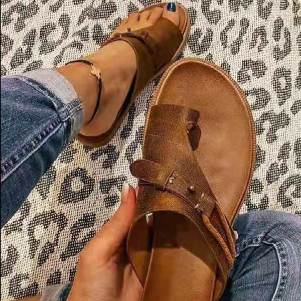 New summer women's shoes foreign trade plus size retro style set-toe flat-bottomed sandals and slippers women HWJ496