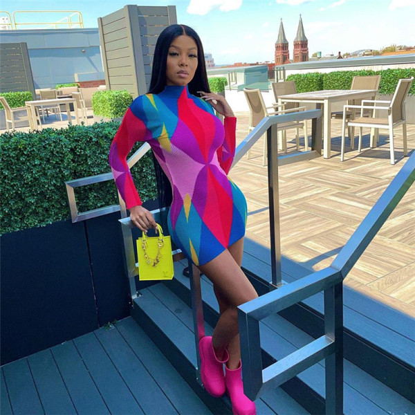 2021 autumn women's new fashion multi-color printing and dyeing long-sleeved slim slimming buttocks dress K21D03274