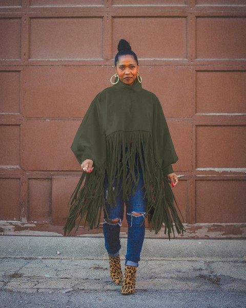 Fashion solid color long-sleeved fringed top VK2210