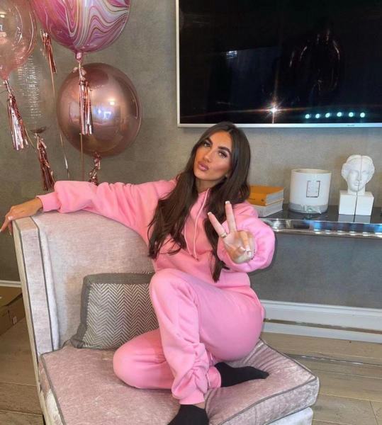Pure color hooded pocket pleated elastic two-piece suit CQ139