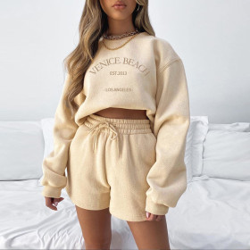 2021 autumn foreign trade women's new style fleece thicker loose embroidered long-sleeved sweater bag hip shorts suit K21S06700