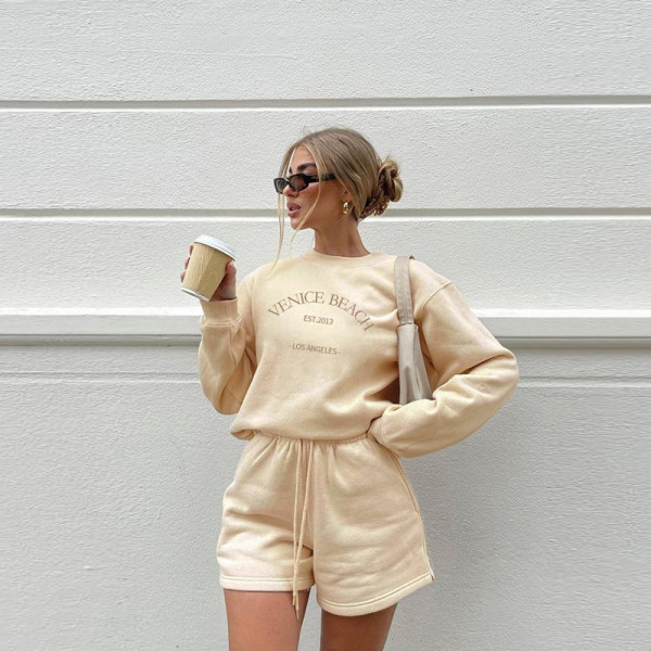 2021 autumn foreign trade women's new style fleece thicker loose embroidered long-sleeved sweater bag hip shorts suit K21S06700