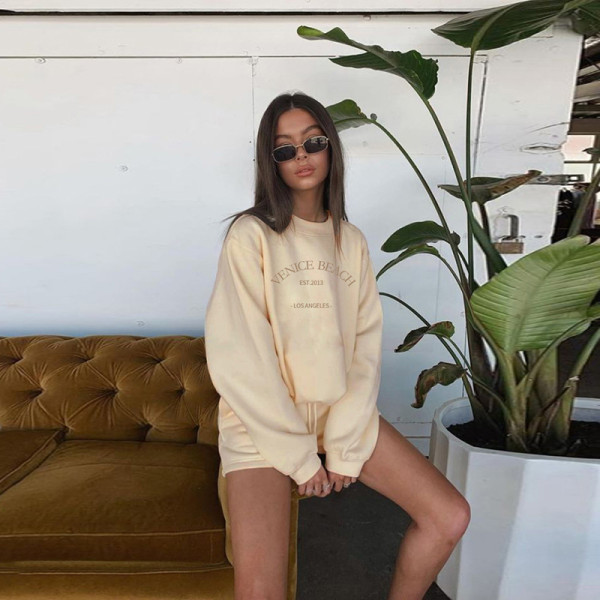 2021 autumn foreign trade women's new style fleece thicker loose embroidered long-sleeved sweater bag hip shorts suit K21S06700
