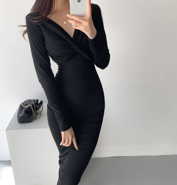 Korean chic elegant and light familiar style cross folds v-neck exposed clavicle design slim slimming buttocks dress female D627988817365