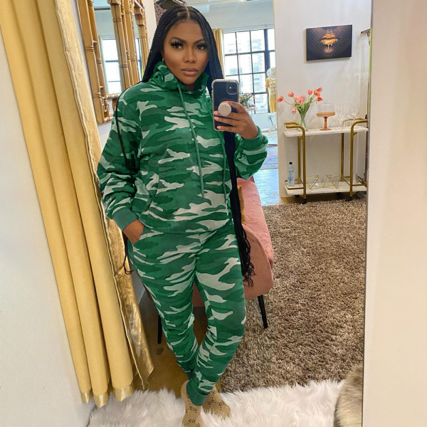 Fashion sports suit hot selling camouflage two-piece suit in Europe and America YM222