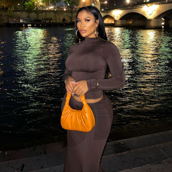 Women's 2021 autumn and winter new solid color casual stitching round neck long-sleeved reverse long skirt suit M21ST615