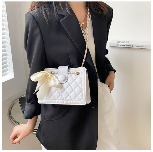 Autumn silk scarf bag female 2021 new trendy fashion rhombus chain bag texture single shoulder armpit bag messenger bag