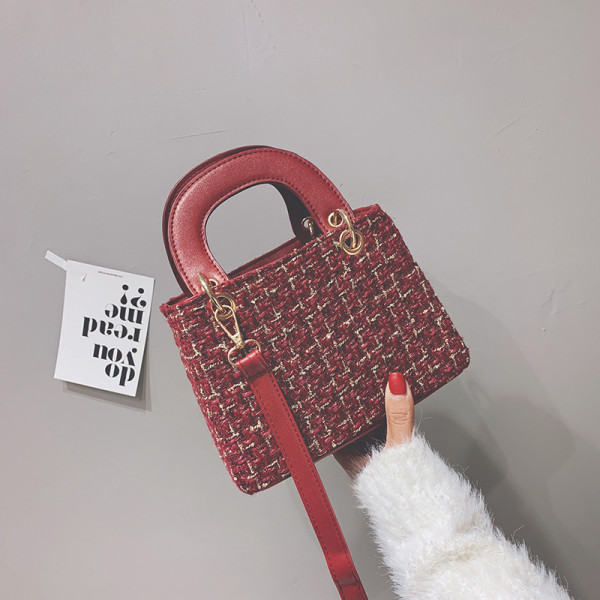 Bag women 2021 autumn and winter new trendy fashion Korean version of simple woolen cloth single shoulder bag net red oceanic messenger bag