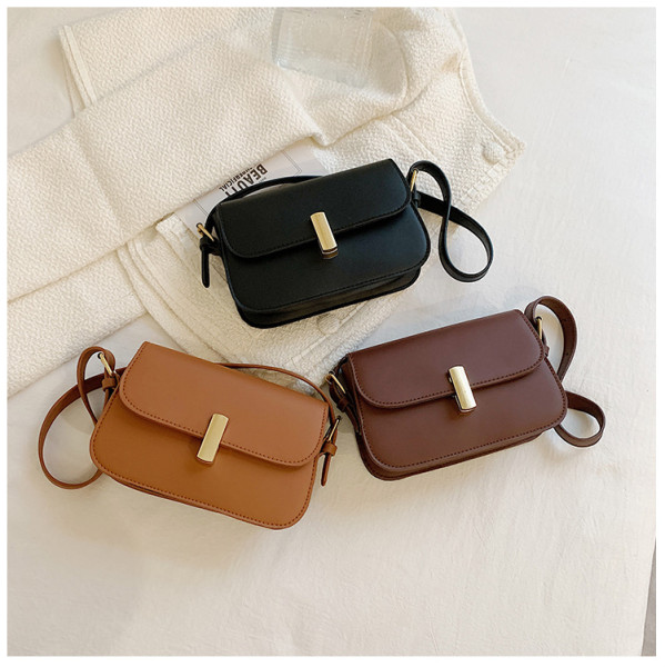 Autumn and winter retro saddle bag women's bag 2021 new trendy fashion one-shoulder underarm bag pure color simple bag women