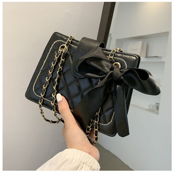 Autumn silk scarf bag female 2021 new trendy fashion rhombus chain bag texture single shoulder armpit bag messenger bag