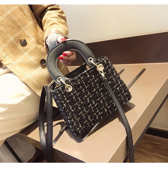 Bag women 2021 autumn and winter new trendy fashion Korean version of simple woolen cloth single shoulder bag net red oceanic messenger bag