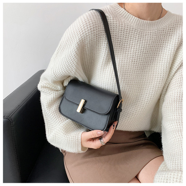 Autumn and winter retro saddle bag women's bag 2021 new trendy fashion one-shoulder underarm bag pure color simple bag women