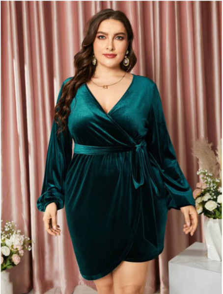 Sexy gold velvet temperament V-neck big hem strap plus size dress