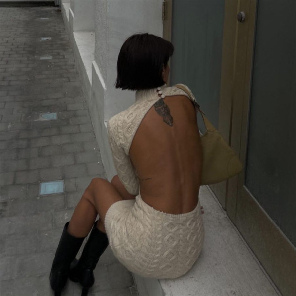 Fashion trend women's new long-sleeved round neck halter back slimming knitted dress with hips