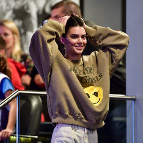 New autumn and winter Kanye Kanye smiley letters foam printing pullover sweater couple round neck jacket