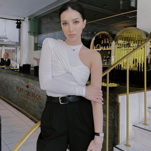 Tight-fitting half-sleeve jumpsuit, new autumn sexy one-shoulder pleated jumpsuit